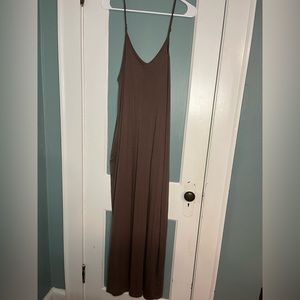 Women’s brown maxi dress with pockets
